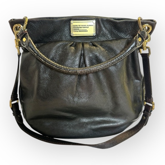 Marc Jacobs Handbags - Marc Jacobs Classic Q Hillier Hobo Pebbled Leather Bag Black Brown Gold Hardwear